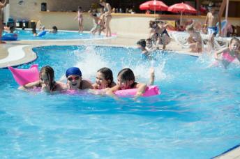 6CF52294-270B-497A-A72A-49BADA621970